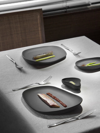 Photo of COOKPLAY Yayoi Flat Plate (23x20cm/9x8in) ( ) [ Cookplay ] [ Plates ]