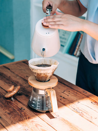 Photo of HARIO V60-02 Coffee Server (600ml/20oz) (Olive Wood) ( ) [ HARIO ] [ Decanters ]