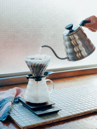 Photo of HARIO Buono Drip Kettle (1200ml/41oz) ( ) [ HARIO ] [ Kettles ]