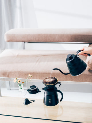 Photo of HARIO Buono Drip Kettle (1200ml/41oz) ( ) [ HARIO ] [ Kettles ]